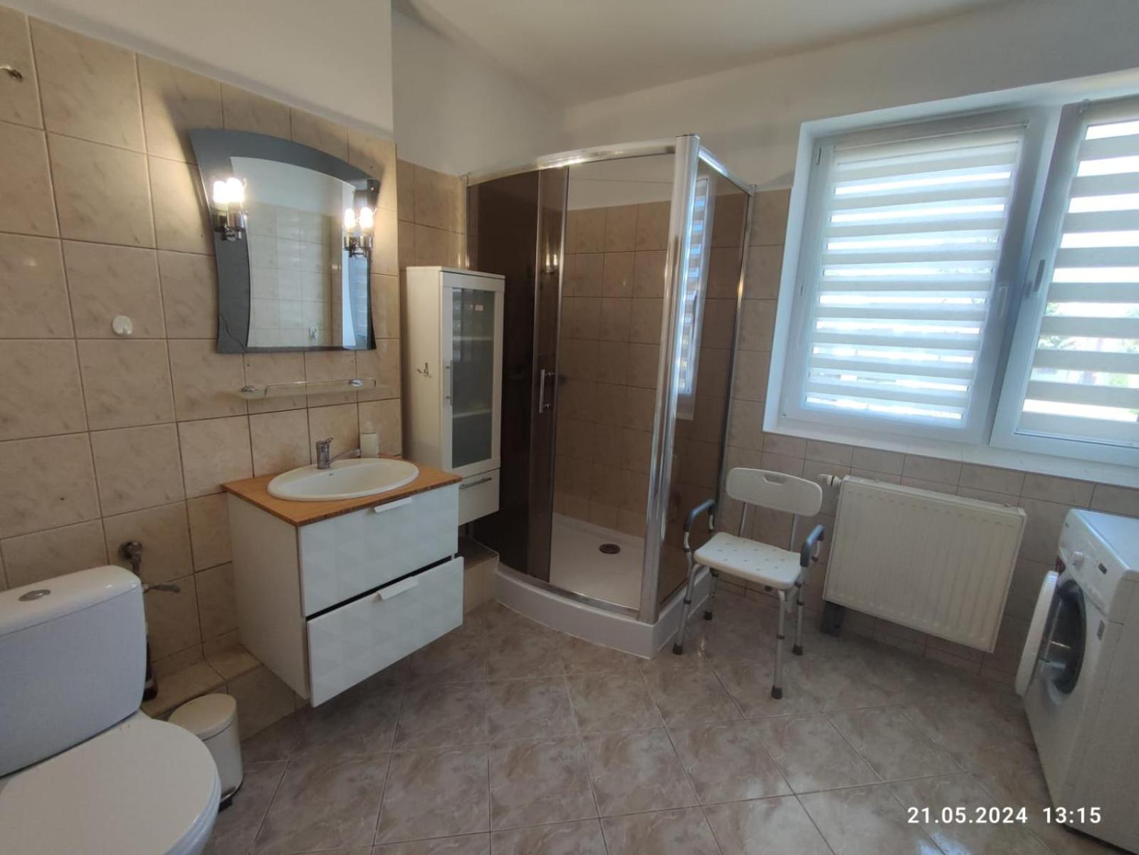 Anna Apartment